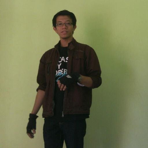 Hi! I am Tom :)