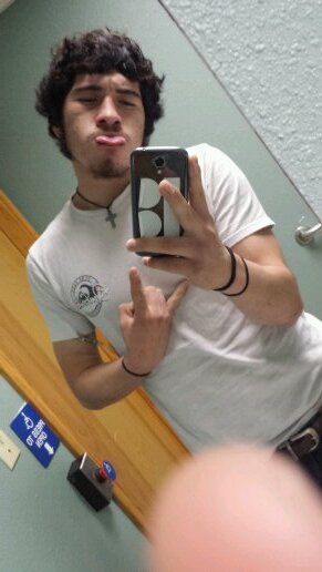 isaiahrdz10's profile picture. flying like a bird with no wings just belief