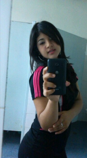 R_Alexaida's profile picture. 