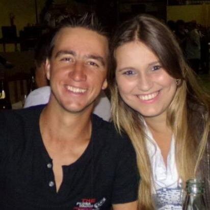 Feliz de quem atravessa a a vida tendo, sempre, mil razões para viver.     Dom Hélder Camara