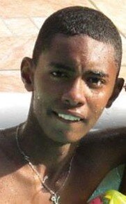 Amo a vida minha familia, gosto de futebol basquete. E o mais importante Jesus Cristo.