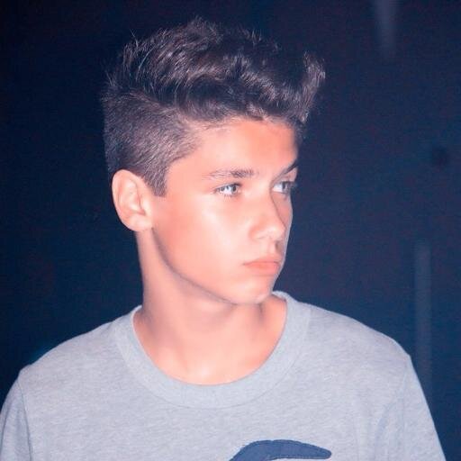 Joaco Ochoa♥ Julian Serrano, Soy ochoista y Serranista del alma porque el alma es eterna∞ Joaco y Juli siganme porfavor.