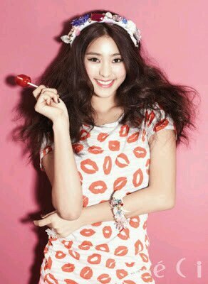 Y00N B0RA from SISTAR ㅡ 1990 ㅡ Verief by @armyclosed - Cold girl? Maybe~