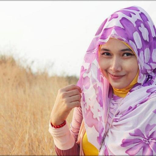 muslimah . traveling . kuliner .. wish make a good progam.. save the children