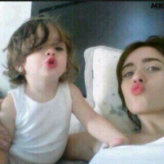 ‏


رائحة أبي لا تنسى و بسمته لا تغيب عن مخيلتي ‏‏