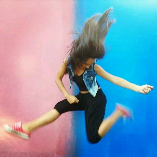 La vida es lo que tu haces de ella! Ama, esfuérzate y se valiente! para lo demás HAKUNA MATATA! :D
