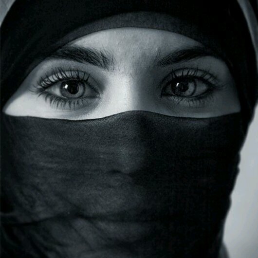 ‏‏​‏كُنّ كَ افضَل ما يُمكِنك انّ تكُون ودَعْ الناسّ يقُولون مَا يقُولون و اعلّم انّ الكون لہ ربّاً يقُول علَى نِياتكُم تُرزَقُون (عذرآ الخاص ممنوع)