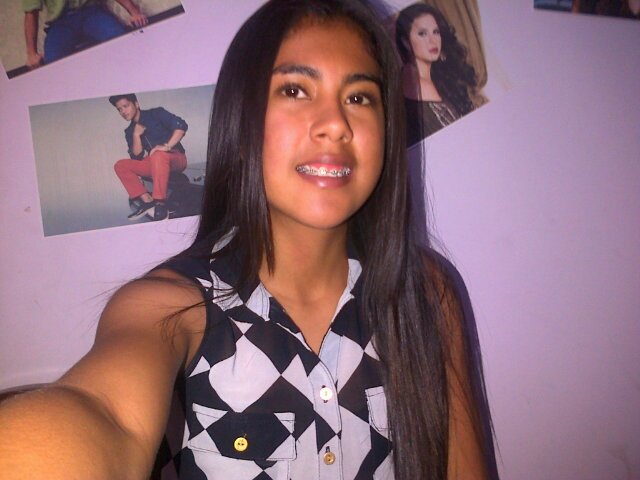 Para mi, ser valient es tener el valor de decir Adios a la persona xq t hace daño, a pesar de no poder vivir si ella..