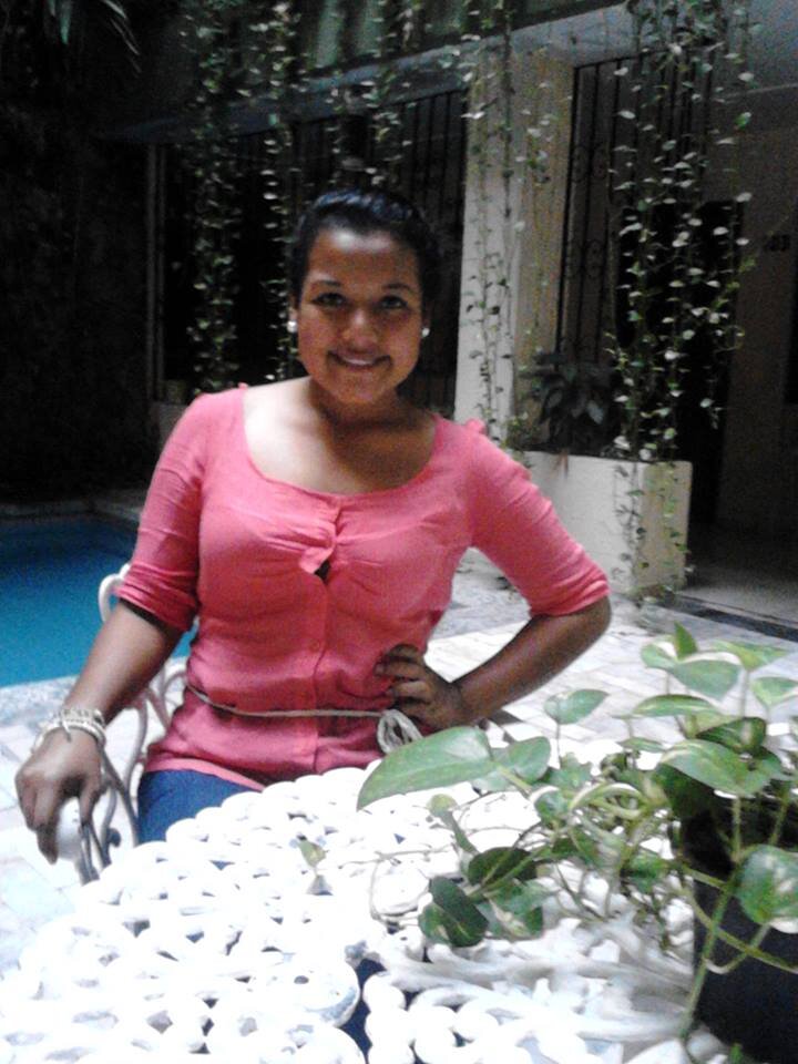 soy muy extrovertida, no me importa lo que la gente me diga solo vivo para ser feliz*---*