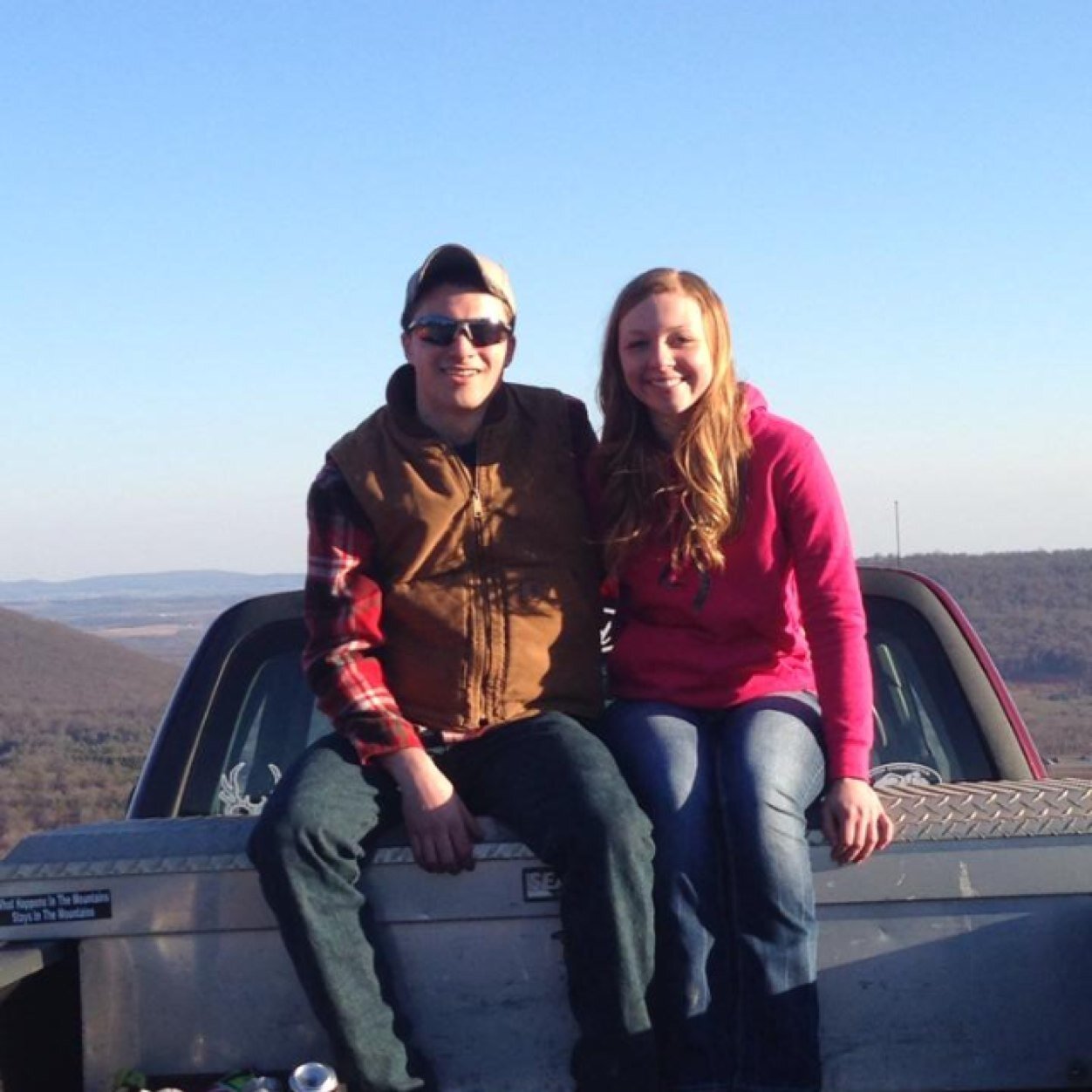 cybil_thompson's profile picture. Throught the good and the bad the right and the wrong my life has been a country song. -Mills J. Wiggins