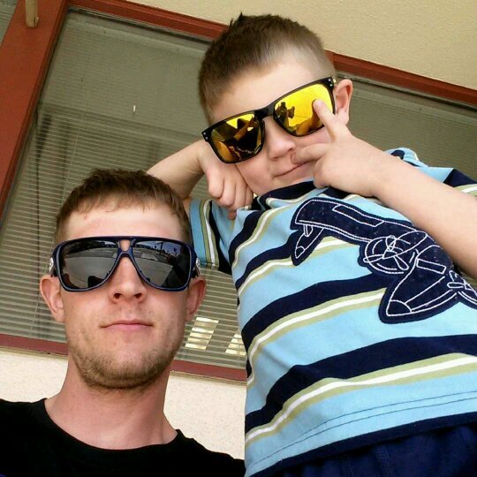 riesepieces6's profile picture. 