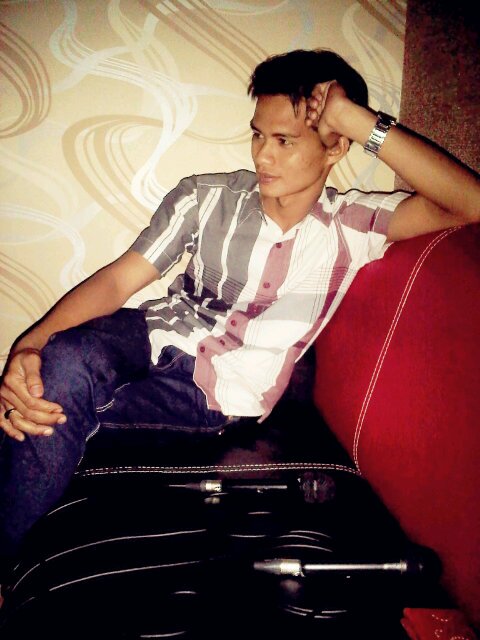 randasahhputra's profile picture. siapapun pernah susah,tanpa terkecuali tetap semangat jalani hidup ini.move on ..