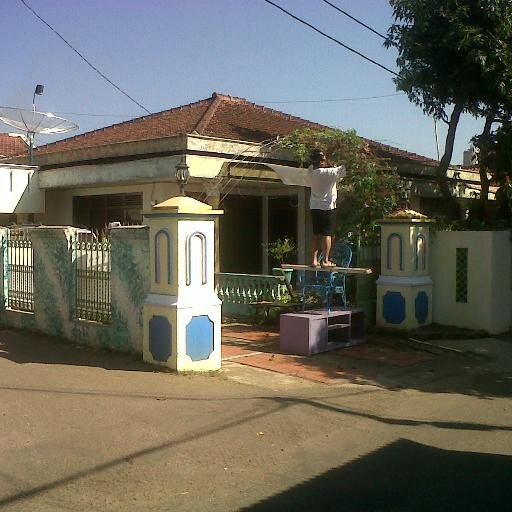 alamat : jalan darmaraja wado jatinunggal km 3 desa pawenang Kecamatan Jatinunggal...dekat terminal wado dan berbagi informasi CP:081212123356/Agus