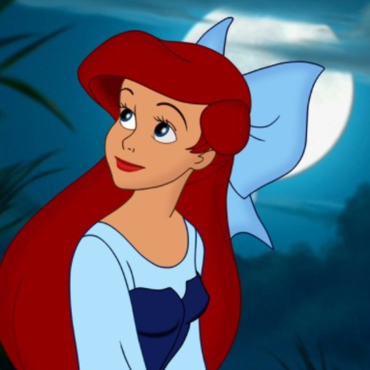 I'm a girl who lives in the sea with father and sisters! I can also live in the land and I love my friends! Follow me and i will follow back!3