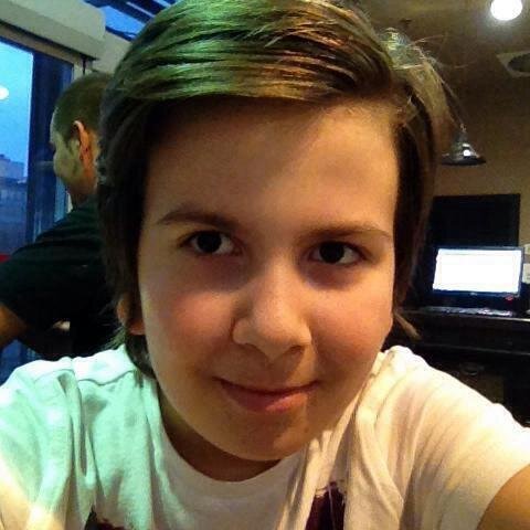 Gamer,dramatic,love fast food,love giveaways,...