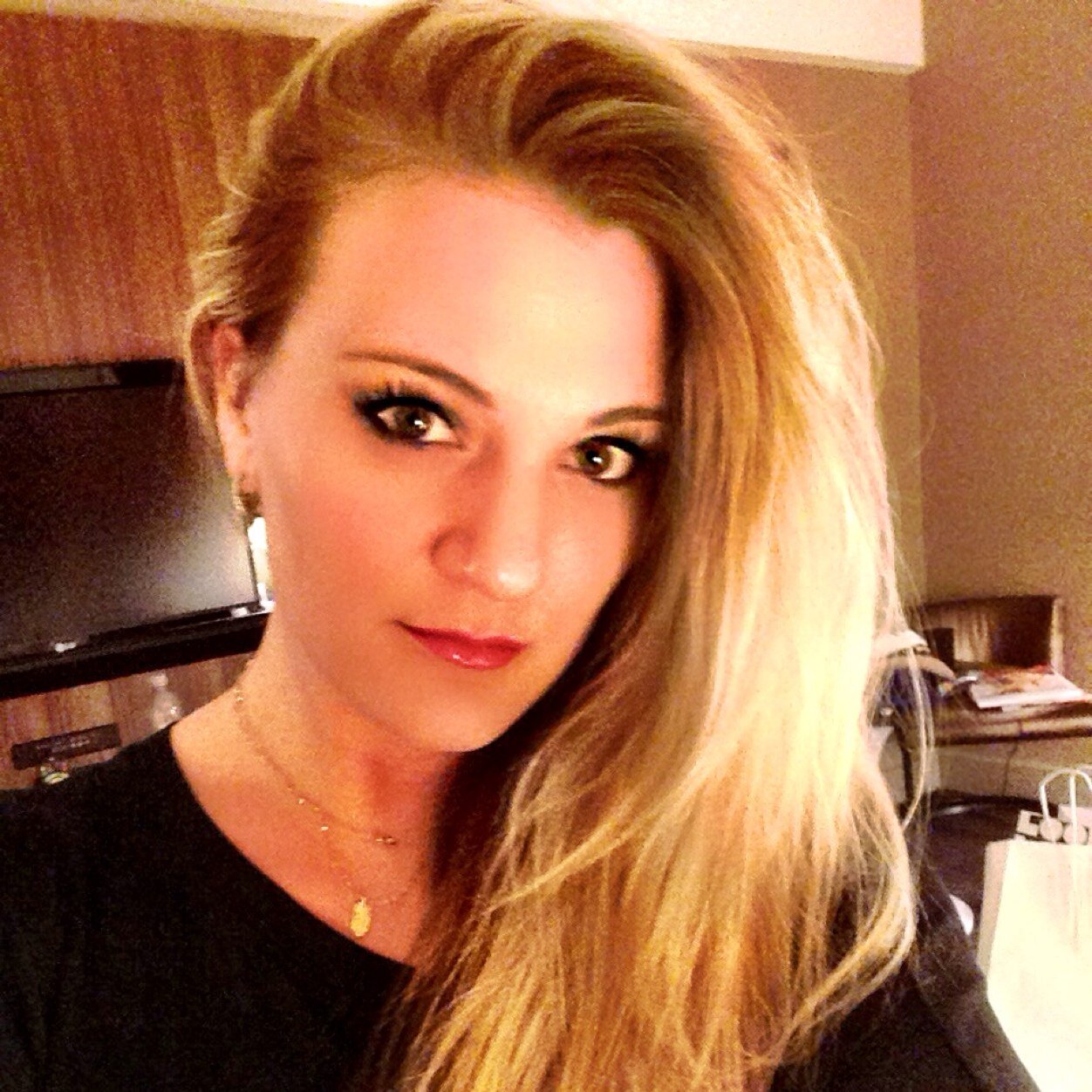 Heididice's profile picture. The Dicer!
Minneapolis is my heart.
Los Angeles is my city. 
I live on a plane. ❤ ✈
#workhardplayhard