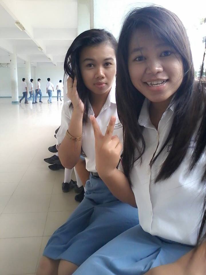 Ririn panggagas|sma st.ignasius singkawang | 22 oktober 1996|