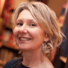 Librairie indépendante et lieu d'échanges entre les lecteurs et les écrivains animée par Nathalie Iris, libraire super-passionnée #NuitBlancheLivres #dédicace