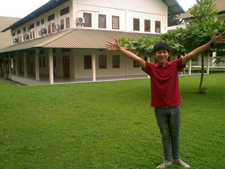 RafiqiJr's profile picture. Hidup untuk Bahagia | Bahagia yang Sesungguhnya.. | Berusaha Peduli dg Sekitar..