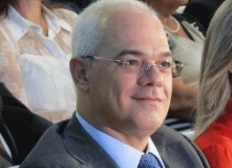 Empresário, setor atacado FASOUTO , vice presidente ABAD, sergipano, estanciano. 61 anos. Casado c Riane, tres filhas , agora o caozinho BOBBY.