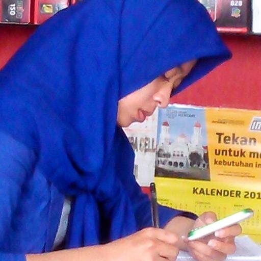 cinta perdamaian, pertemanan, kocak, slow tapi pasti.. kayaknya begitu sih, gak kenal begitu dalam dengan diri sendiri. wkwkwk