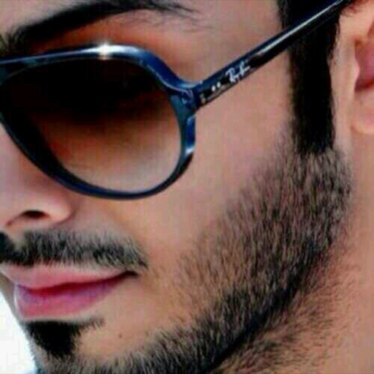 kik  : yxyxy2
عاشق للأنثى
