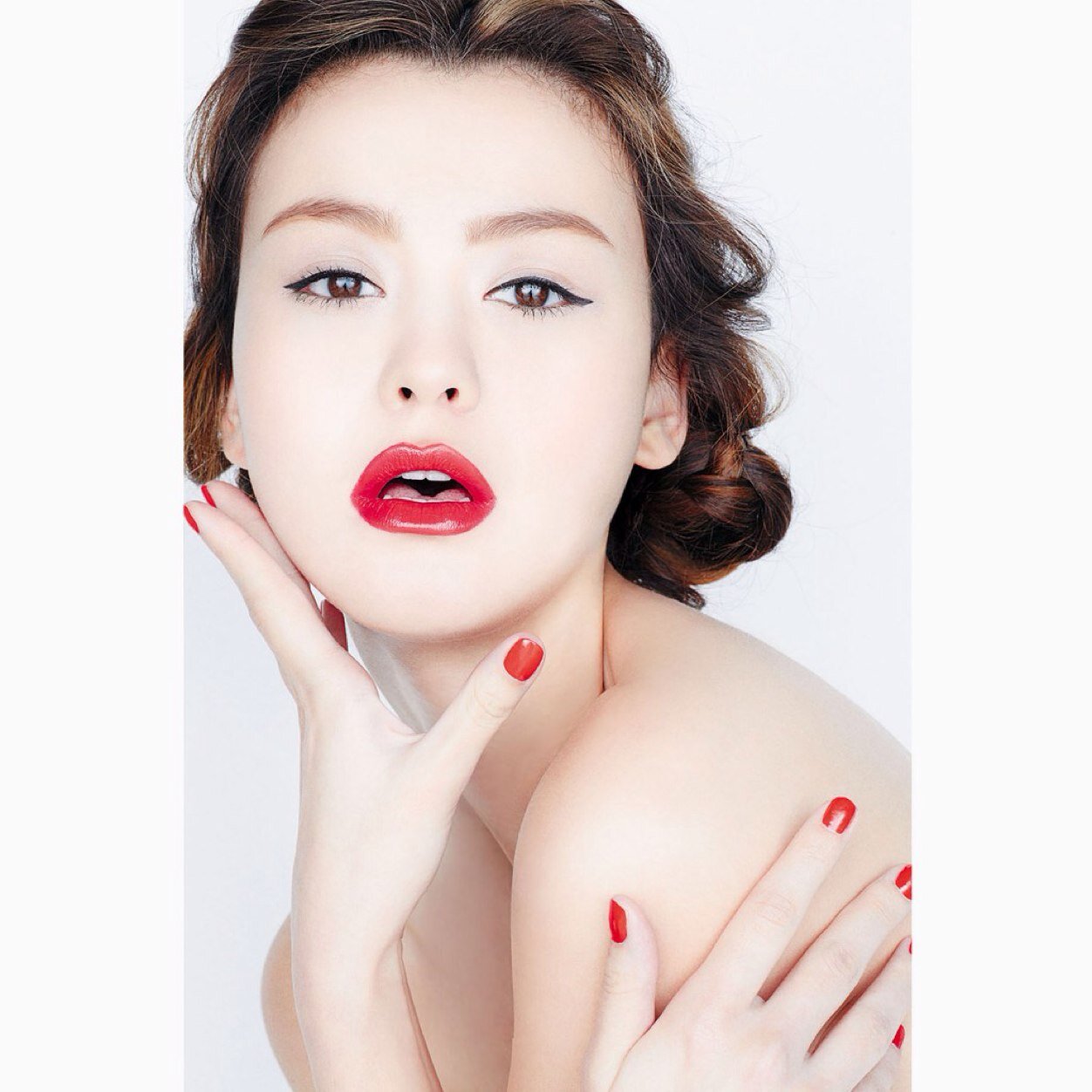 KatherineSMMFF's profile picture. SupermodelMe Femme Fatale WINNER.
Piercing freak. 
Chinese/British mixed from Hong Kong. Follow me on instagram @kkrigby