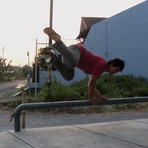 dhimzbay's profile picture. 