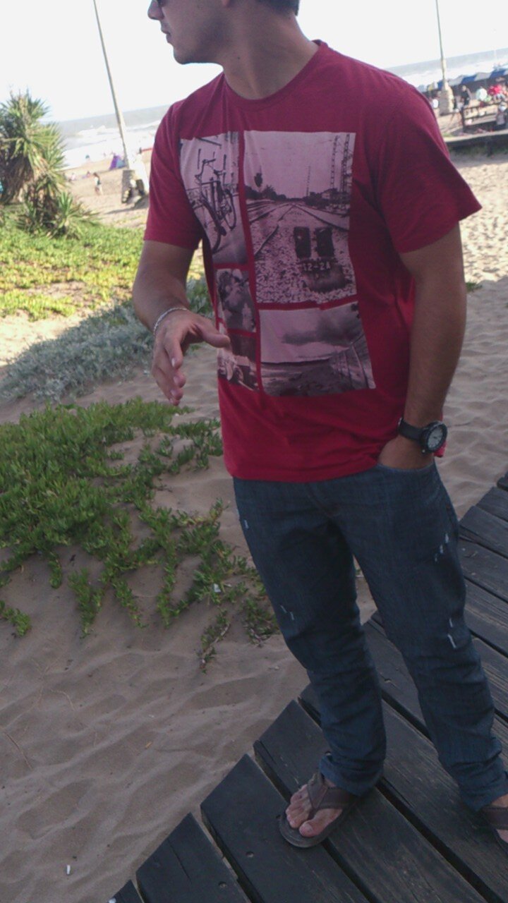 julianRen18's profile picture. 