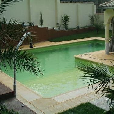 Construccion de Piscinas Gunitadas y de Poliester, Reparacion y venta de accesorios 20 años de experiencia Toda España Tel. 622051134