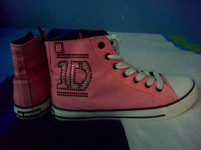 All I can say is that I LOVE ONE DIRECTION and everything about them, most of my stuff is 1D and I love listening to KFM