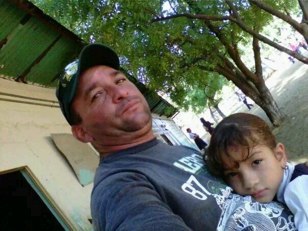 rparedes478's profile picture. mis hijos