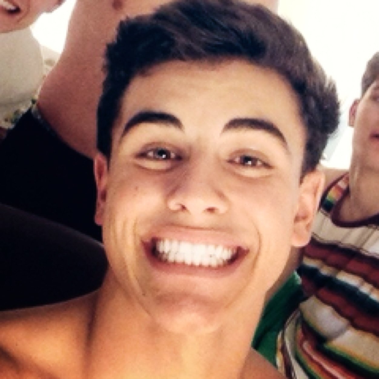 tbhgilsinsky's profile picture. sincE i gave you a free follow, go follow @gilinsly