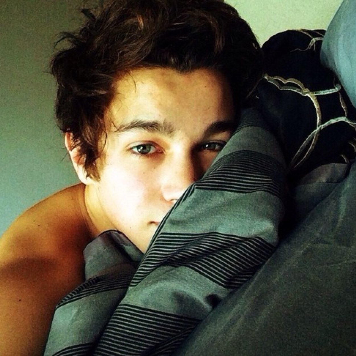 Austin_RPSR's profile picture. Compositor, musico, guitarrista y bateria, los estudios no son lo mio prefiero la musica, bromista, mi coleccion de gorras es mas grande que tu ego