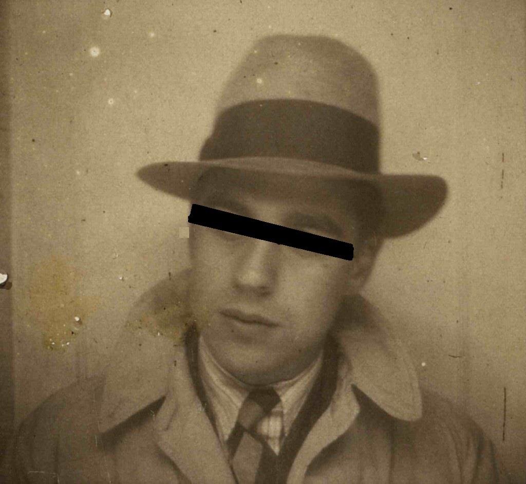 12-02-1945. Toen niet. Nooit niet. Nooit meer facisme. Amsterdam.