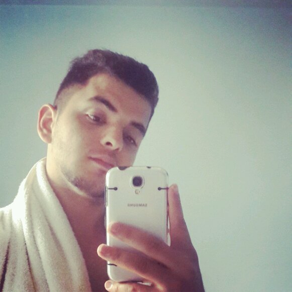 I am from Jorden 
 live in the United Arab Emirates  I am 19 years old follow & i will follow back  kik:abodghalib