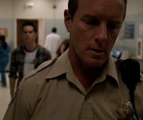 ItsTheSheriff's profile picture. Protecting the town that's mine. Sheriff is here, father to @KingOfClever. ~18+ / RP~ #VS