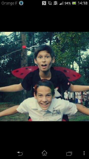 acTive_aDeur's profile picture. boire, dormir, geeker, manger ma vie se resume a sa ! :)