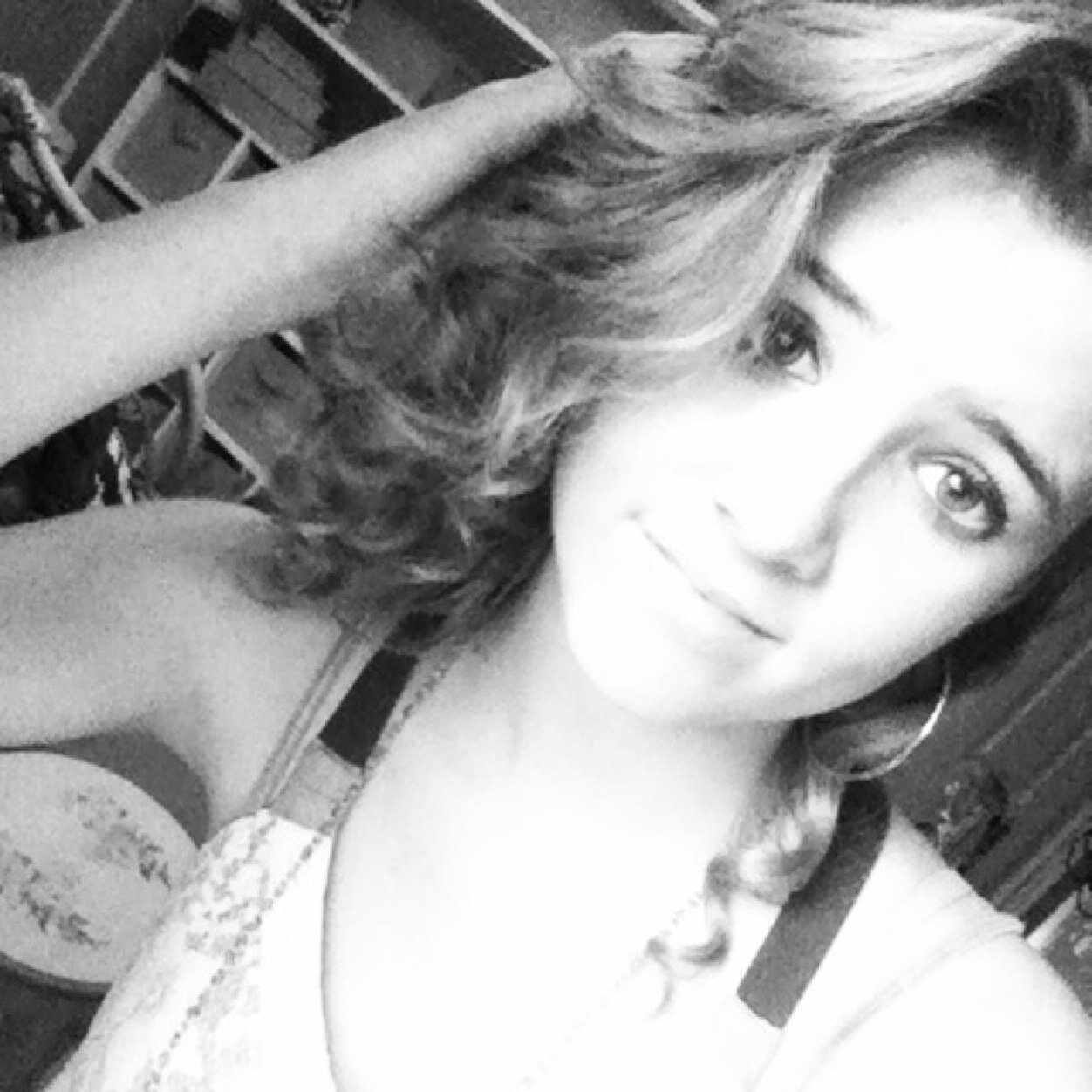 callmeqweenbee1's profile picture. Hey im ellie, im 15 and i really want @imshellbylynne to perform at omgmusicfest so please tweet #shellbytoomgmusicfest and tweet @1proudauntlisa