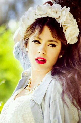 No dejes que nadie Nunca opaque tu sonrisa.Siempre los sueños se hacen realidad Martina stoessel