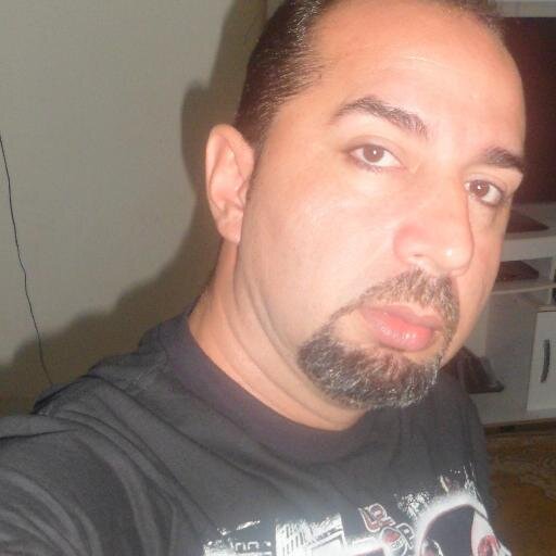 Eu achava que era um sonho
 Quando olhei para os seus lindos olhos,