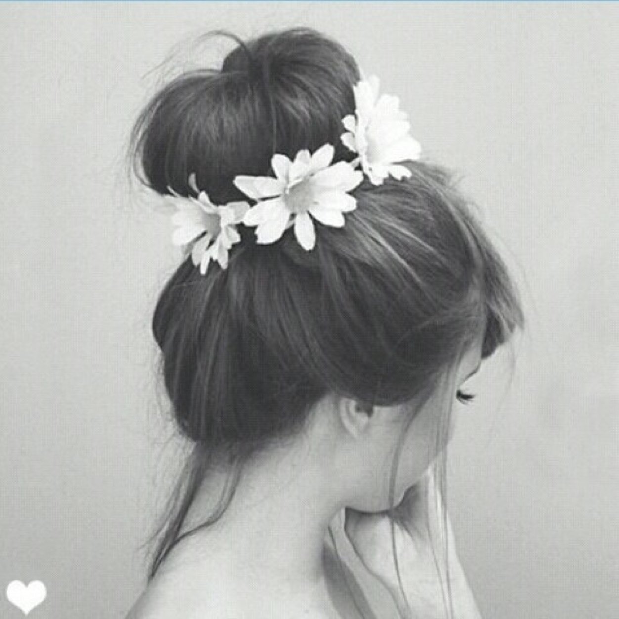 99% of time my brain is thinking blah,meh,why,huh,wtf,food and internet.The 1% İ'm usually asleep..