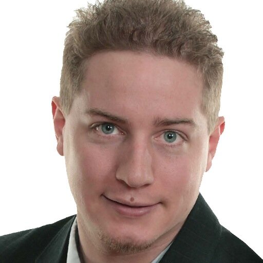 Salesperson with New World 2000 Realty Inc., Brokerage.