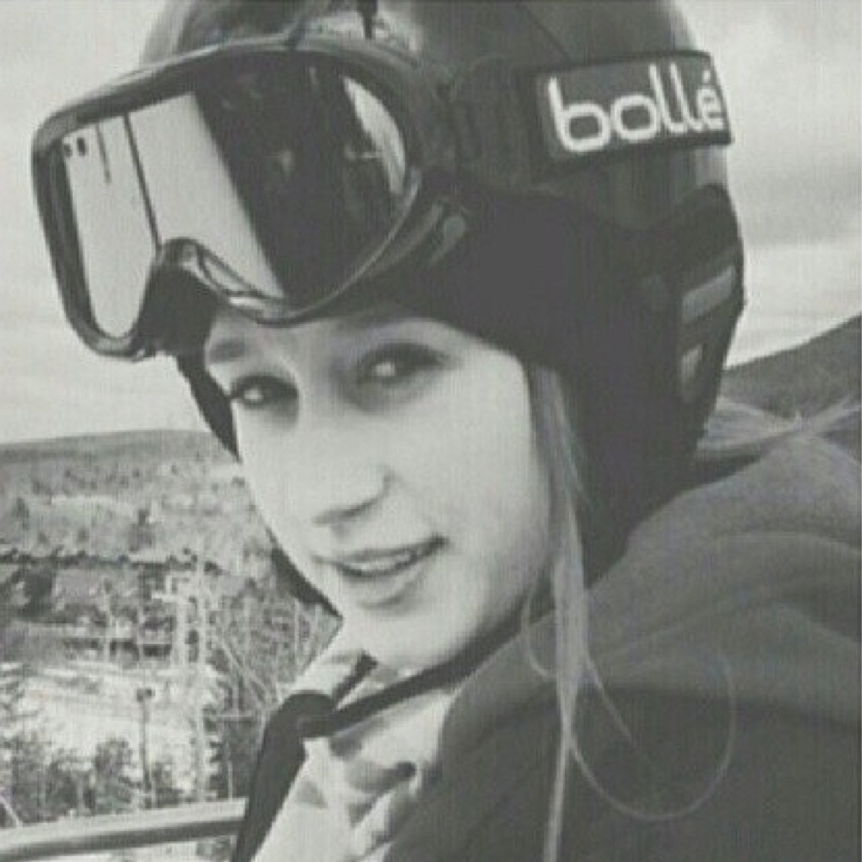 ahshabits's profile picture. just a teenager with an obsession of a tv show and taissa farmiga