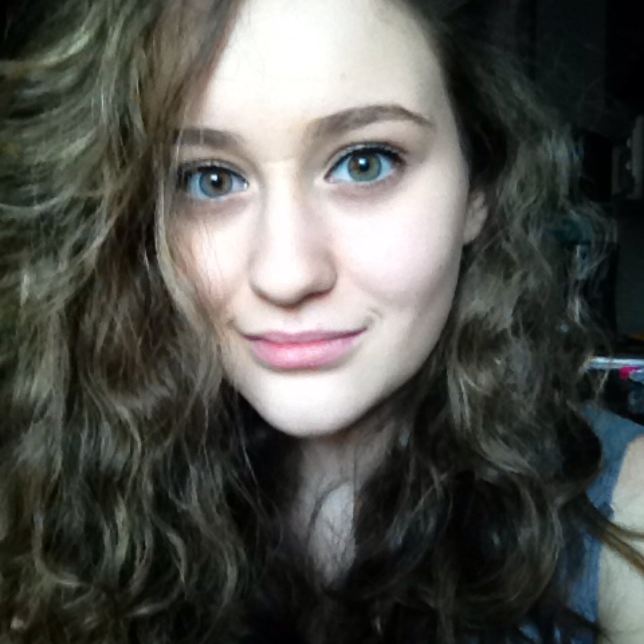Music enthusiast. Coffee addict. Lover of animals, traveling... And airplane food. Wannabe writer! :)