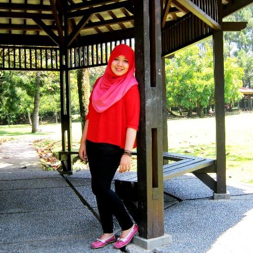 Berharap selalu dapat menggoreskan pelangi disetiap kehidupan ^_^