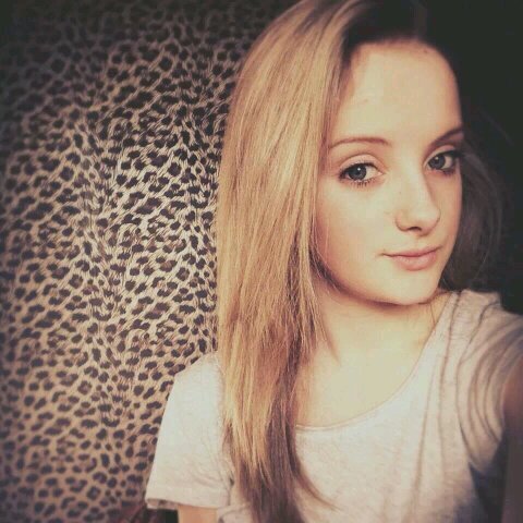 Instagram- chloehamerx BBM- 7B4B08F8