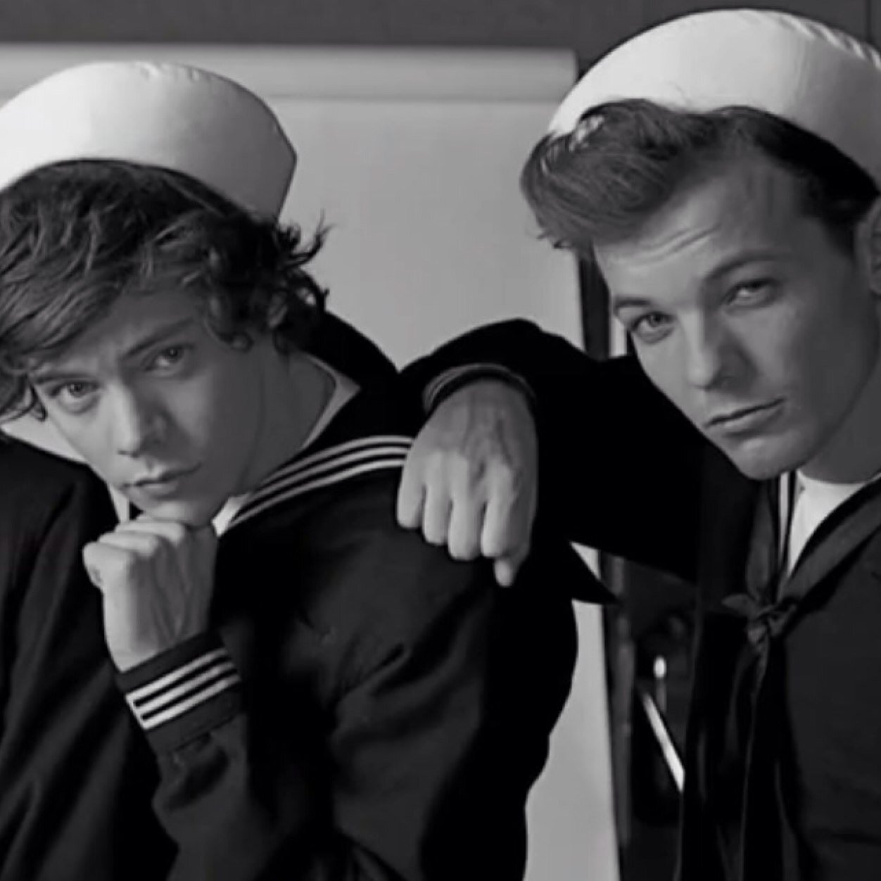 Hi guys! Im xxxmaryxoxo in Wattpad!;) Fallow meeee ;) Im a LarryShipper❤️