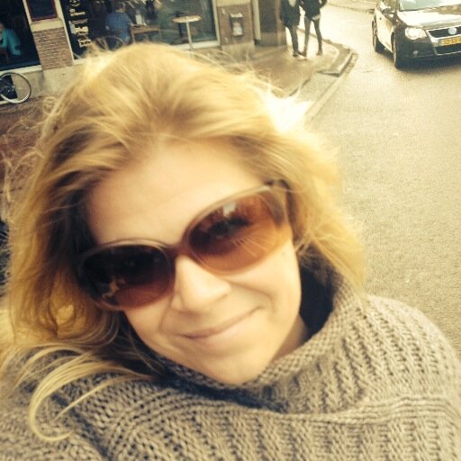 | film-,tv- and documaker | loves food'ndrinks | coffee-addict |