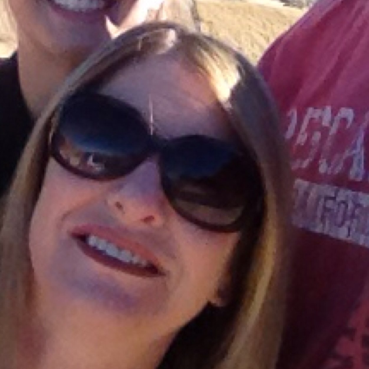 lmneath's profile picture. 